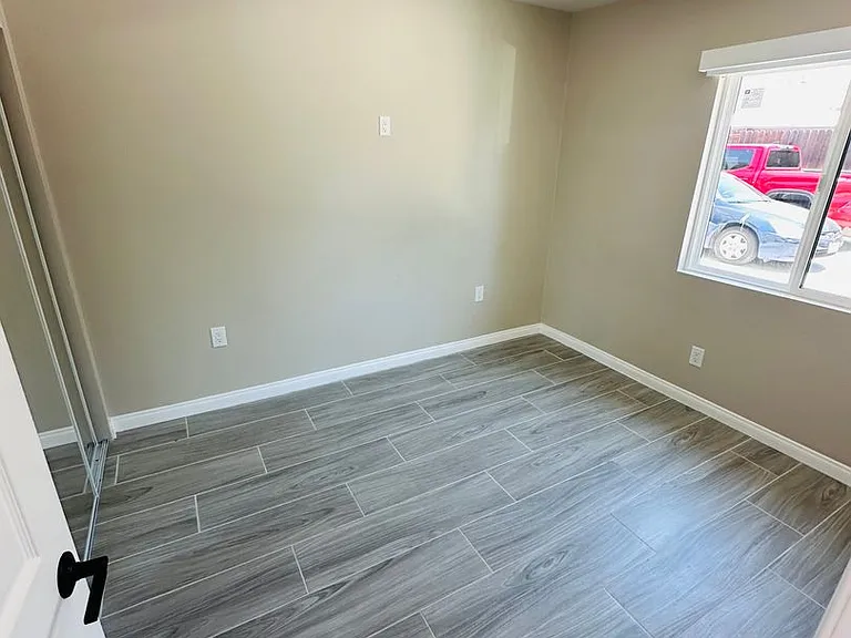 Gorgeous 1BD/1BA all appliances included. Move in ready!! — Photo 7
