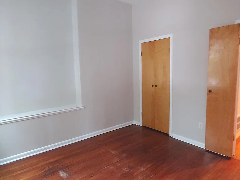 Bedroom (unfurnished)