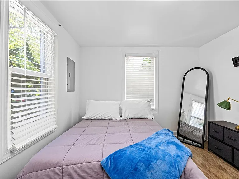 28 E Groveland Ave #A — Photo 7
