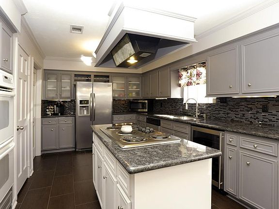 5th image of 1726 Woodland Park Dr