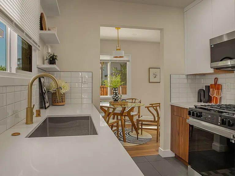 2046 S Burnside Ave — Photo 21