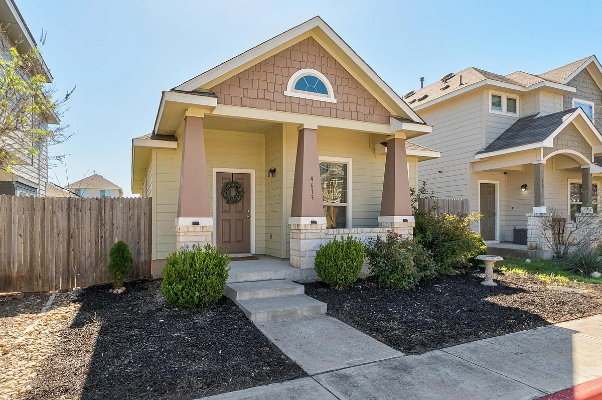 Building Photo - 4613 Graceful Ln #500