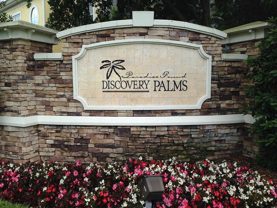 Discovery Palms community