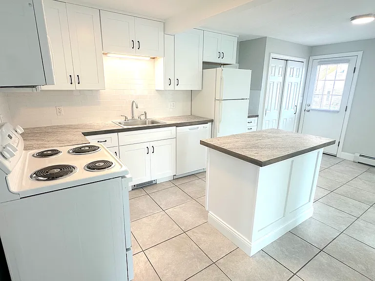 168 Alfred St #201 — Photo 1
