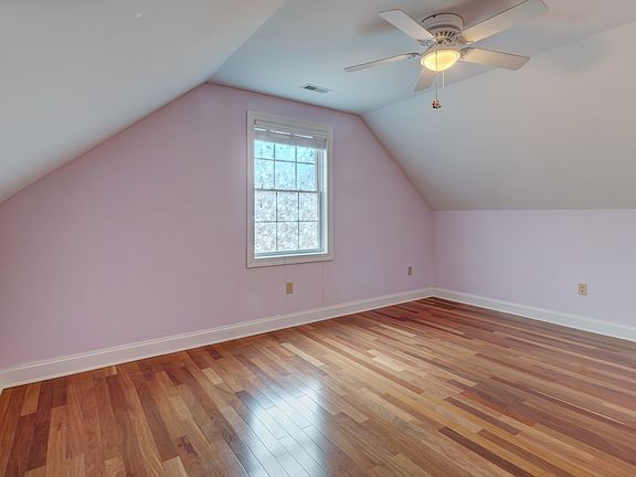5th image of 37257 Brenda Ln