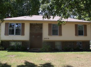 2919 Winterhaven Rd, Louisville, KY 40220