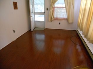 32 Pembroke Ln, Toms River, NJ