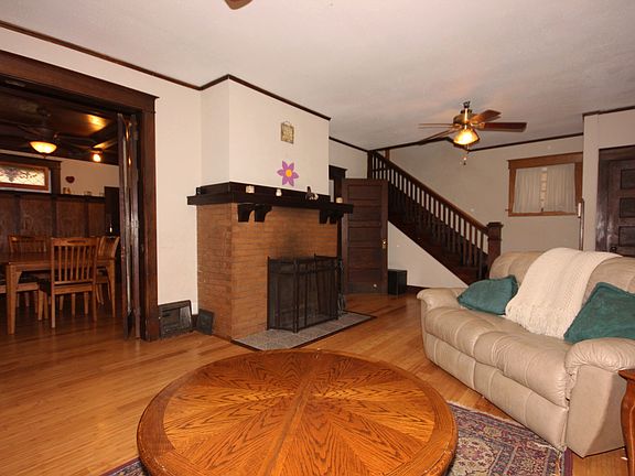 5th image of 1302 W Parkside Dr