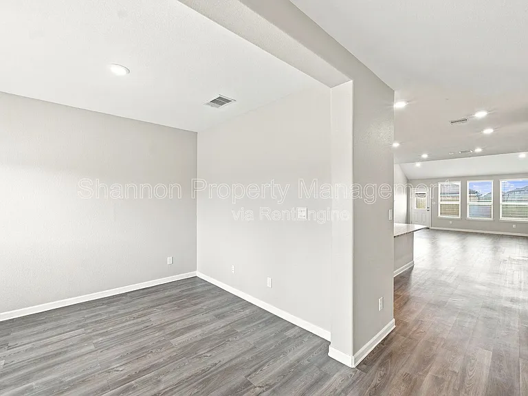 32311 Melbrooke Dr — Photo 9