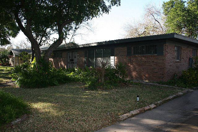 1st image of 74 McLelland Blvd