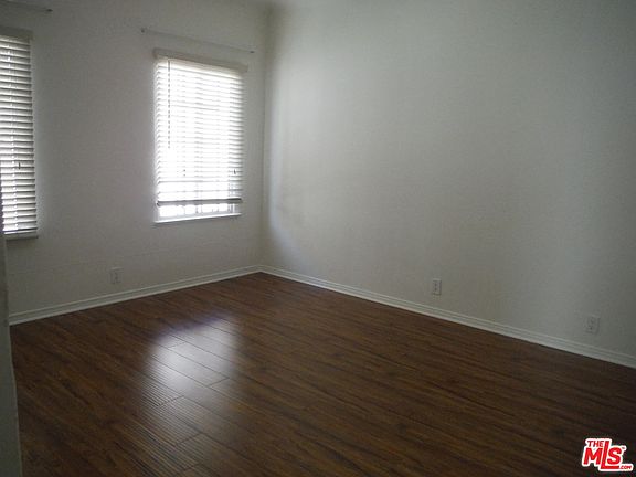 5th image of 862 1/2 S Gramercy Pl
