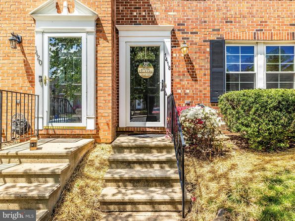1418 Village Oaks Ct, Mount Airy, MD 21771