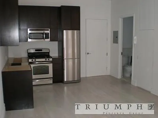 Rented by Triumph Property Group | media 20