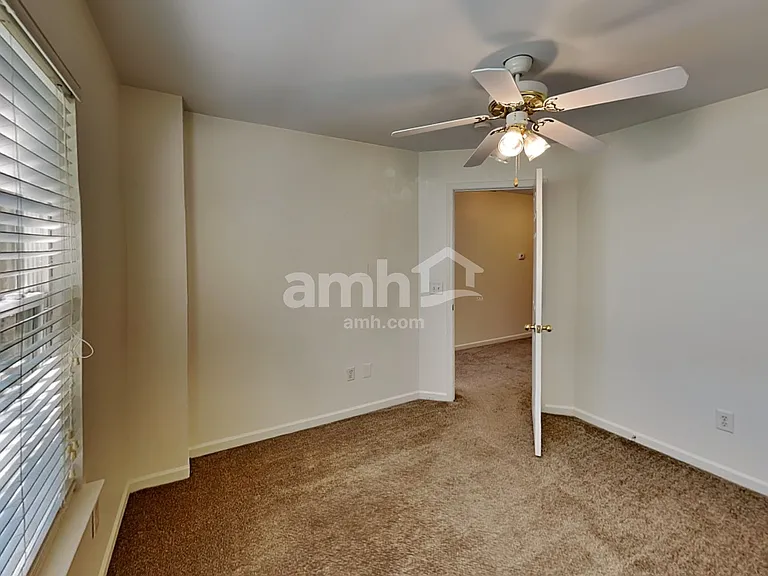 1042 Vanguard Dr — Photo 21