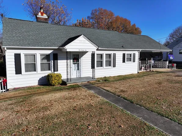 926 Westover Dr, Danville, VA 24541
