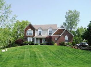 4327 Ridge Ct, Pinckney, MI 48169