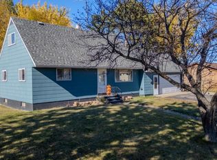 601 Dorchester Dr, Hoyt Lakes, MN 55750