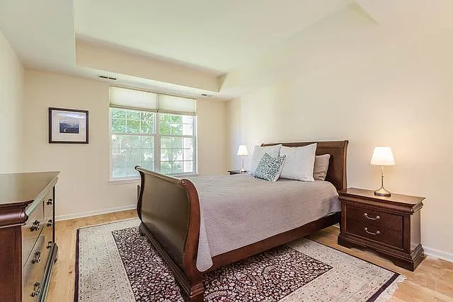 1029 Enfield Dr — Photo 11