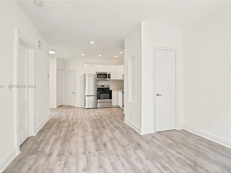 934 Michigan Ave #209 — Photo 3