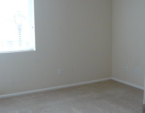 5th image of 8720 Stockholm Ln NE