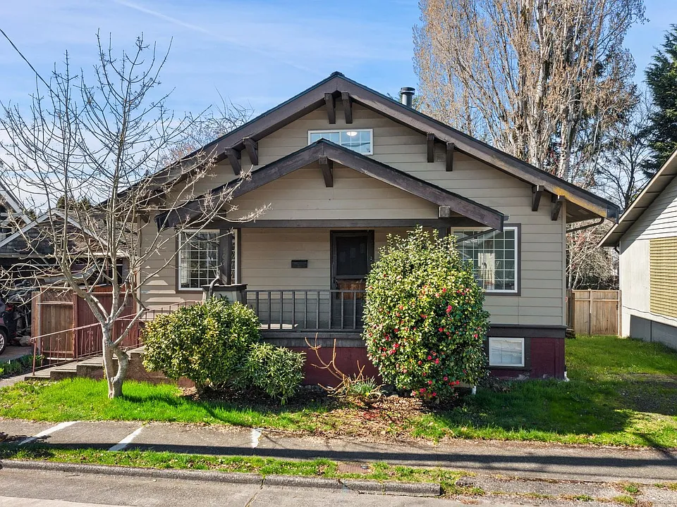 709 McKenzie Ave