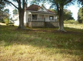 220 Center St, Cowpens, SC 29330