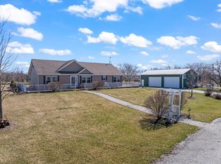 3015 N 1600 East Rd, Clifton, IL 60927