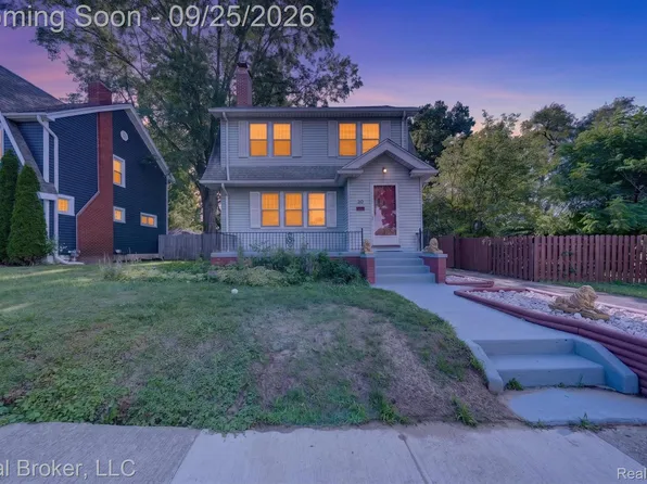 30 Dakota St, Pontiac, MI 48341