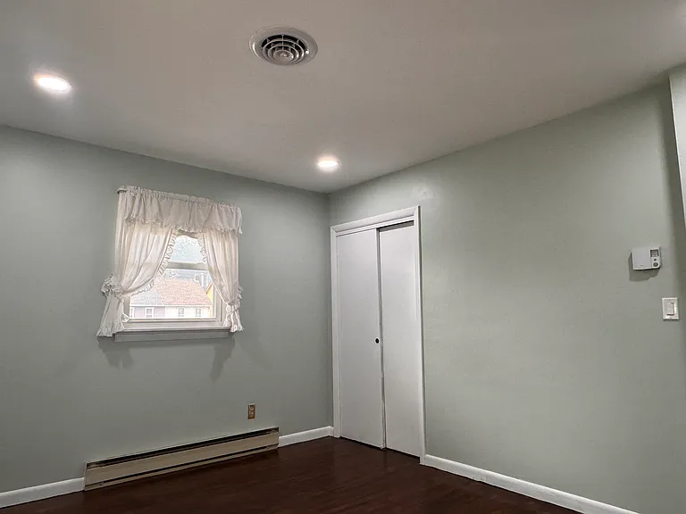 443 Bath Ave — Photo 18