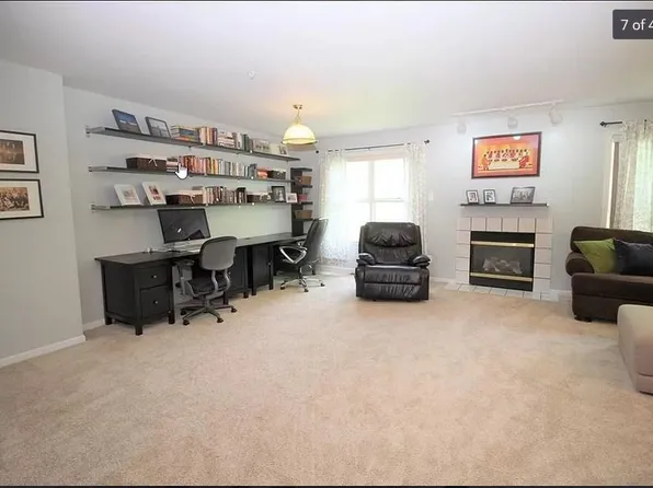 2833 Barclay Way, Ann Arbor, MI 48105