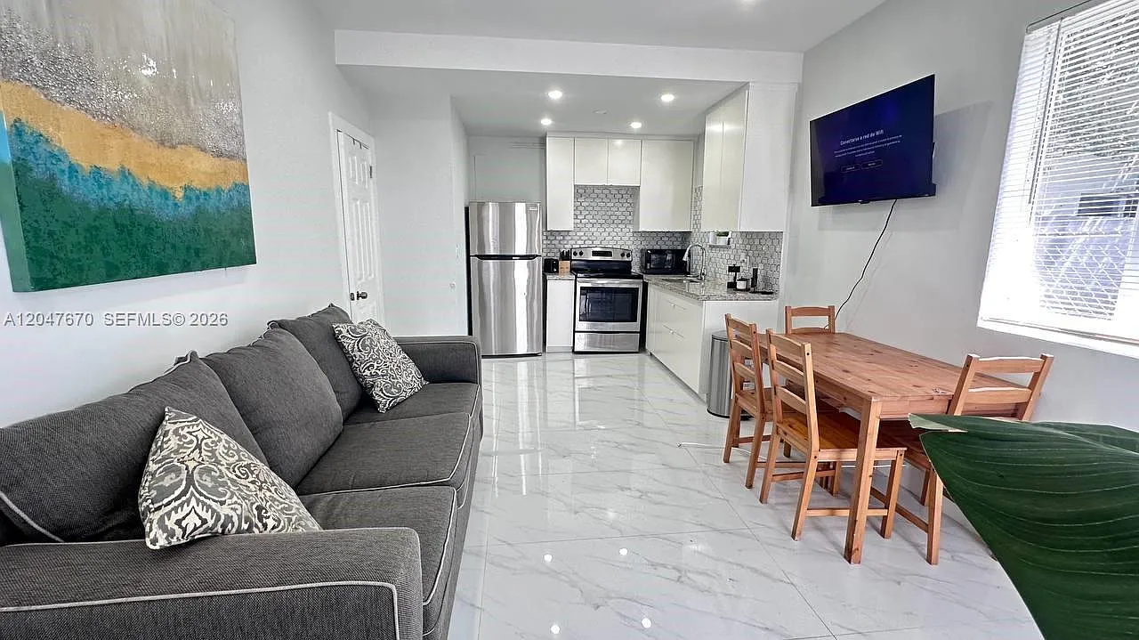 Brickell Estates — Photo 1