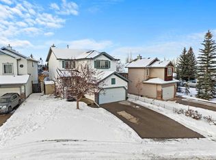 8 S Chapalina Cres SE, Calgary, AB T2X 3R3