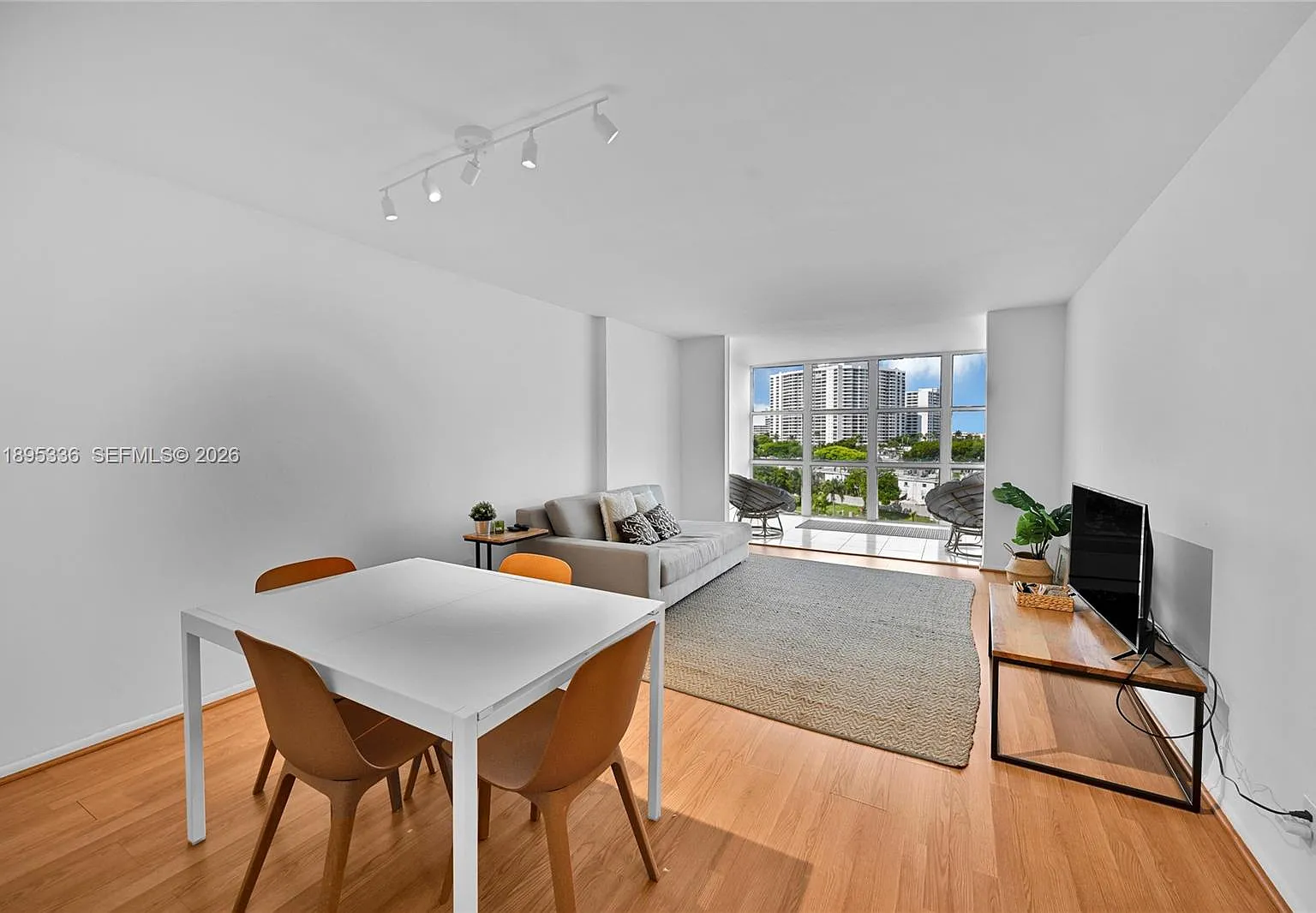 Oceanview Park Condo — Photo 1