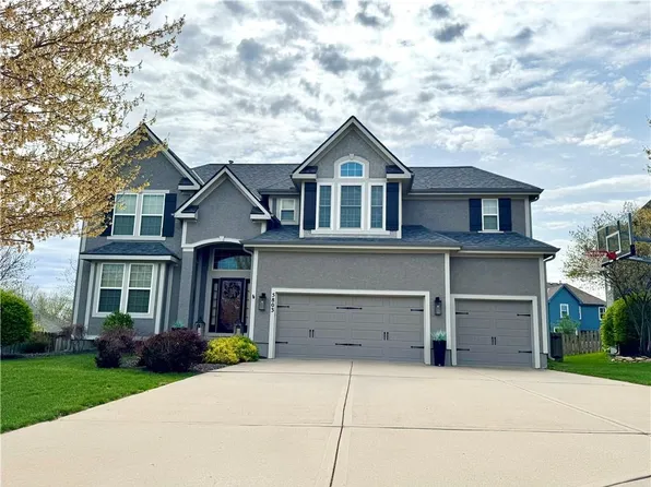 5803 Brockway St, Shawnee, KS 66226