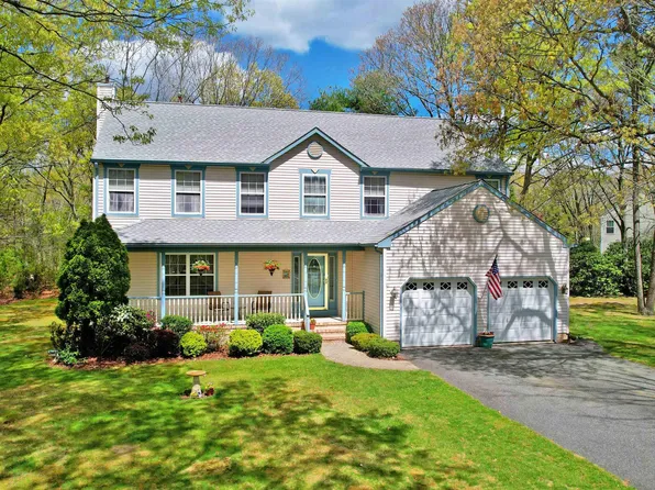 9 S Mahogany Ct, Absecon, NJ 08205