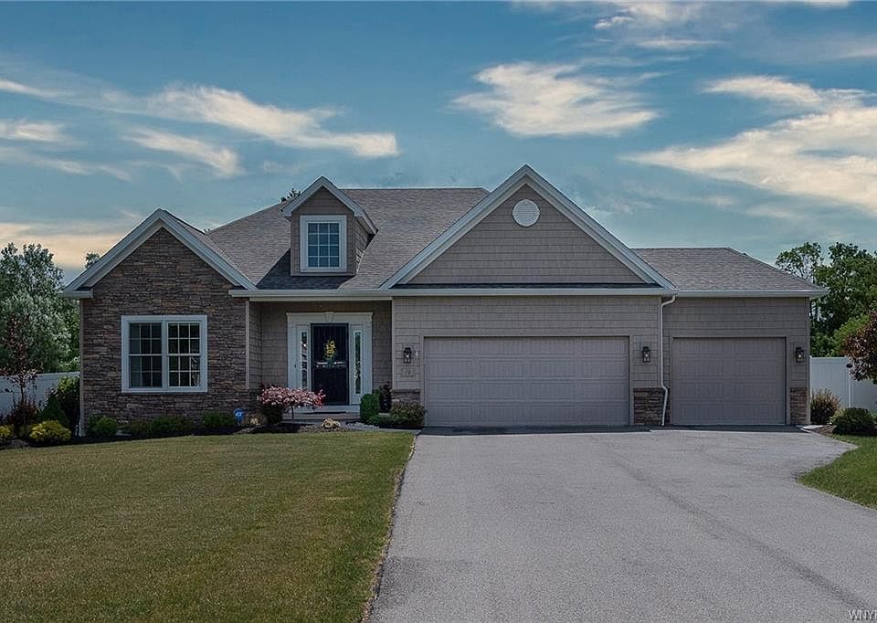 1st image of 10 Stewart Ct