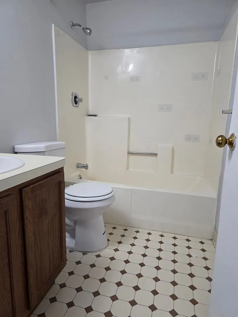 Oakridge Estates — Photo 3