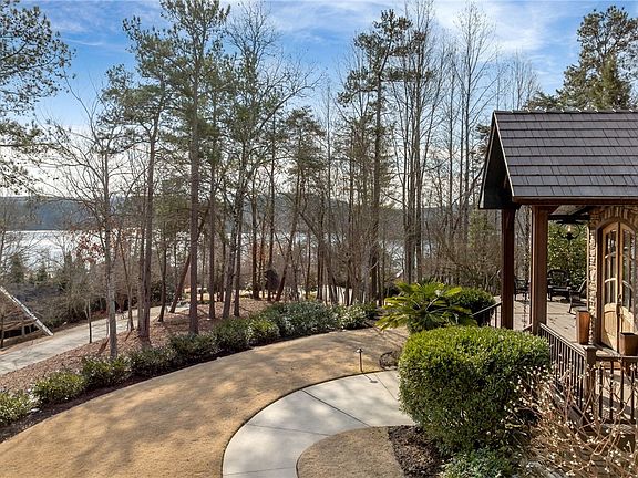 3rd image of 511 Palmer Way