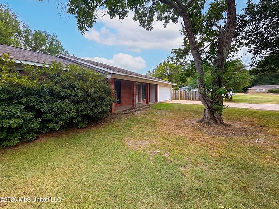 2nd image of 5812 Cypress Trl