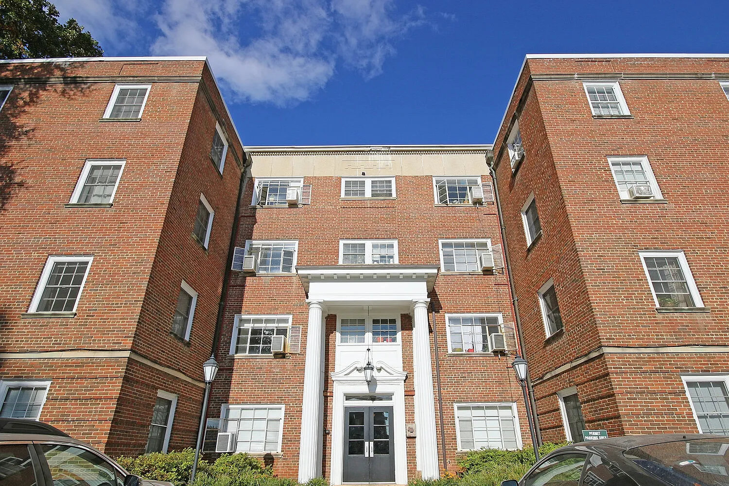 2 bed, 663 sqft, $1,695 — Photo 1