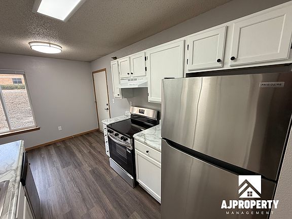 2nd image of 1000 S Summit Ave #1