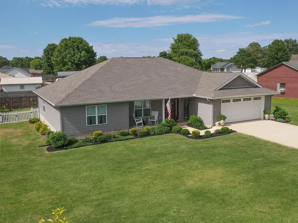 399 Mount Pelia Rd, Martin, TN 38237