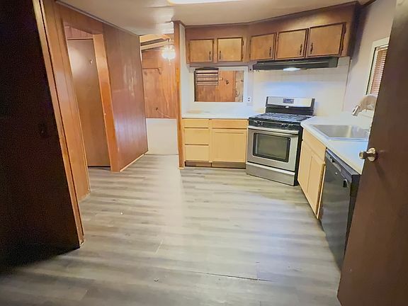 3rd image of 155 Skyview Rd