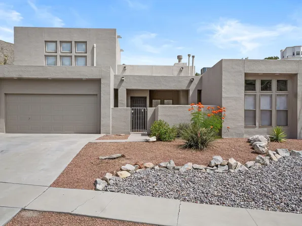 5656 Burning Tree Dr, El Paso, TX 79912