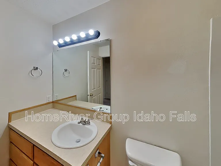 1350 Midway Ave #2 — Photo 11