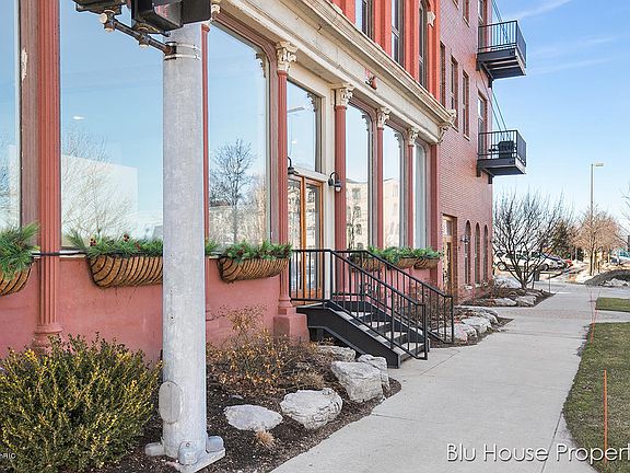 2nd image of 801 Monroe Ave NW APT 203