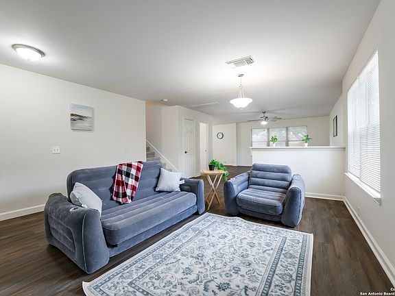 5th image of 15815 Brisbane Dr