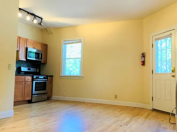 137 Park St, 137 Park St APT 2, Burlington, VT 05401