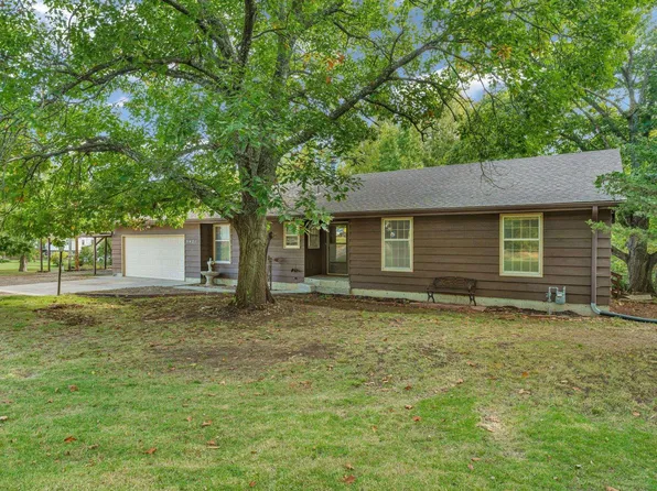 5421 SE 44th Ct, Tecumseh, KS 66542