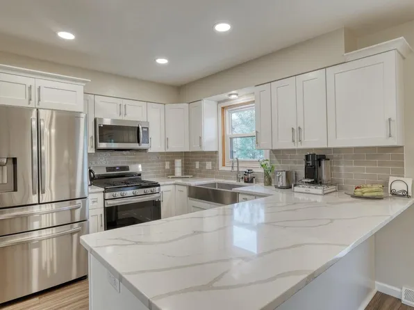 7164 South Madison COURT, Franklin, WI 53132